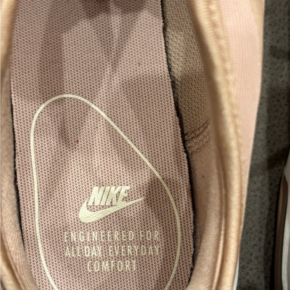 Nike Max Air Women’s Sneakers in Blush - Picture 3 of 7